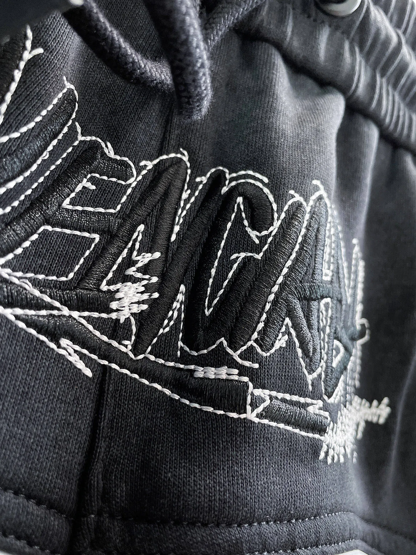 Balenciaga [High Version] 2026 Autumn and Winter latest products, available at counters at the same time, Original product, fashionable casual trousers and casual trousers, using imported original fabrics, top-grade embroidery 🪡 craft letter pattern logo, original hardware accessories decoration, simple yet fashionable, fashionable and handsome upper body, Sizes: M-3XL